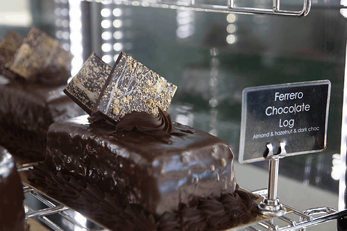 Ferrero Continental Log